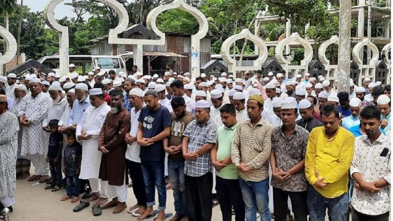 পুলিশ-বিএনপি সংঘর্ষে নিহত আব্দুর রহিমের জানাযা সম্পন্ন