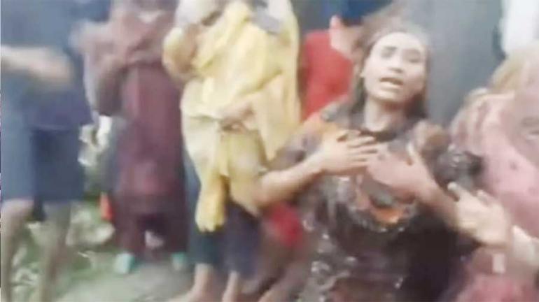 নারায়ণগঞ্জে নিহত আজিমের স্ত্রী দিবা বেগমের আহজারি।